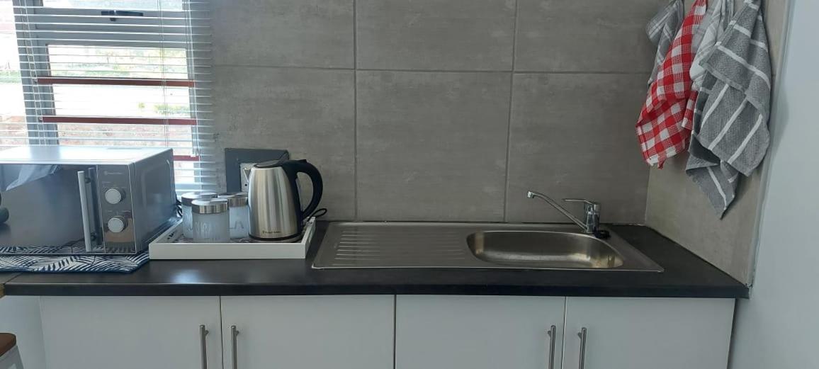 Graaff-ReinetTj Self-Cateringアパートメント エクステリア 写真